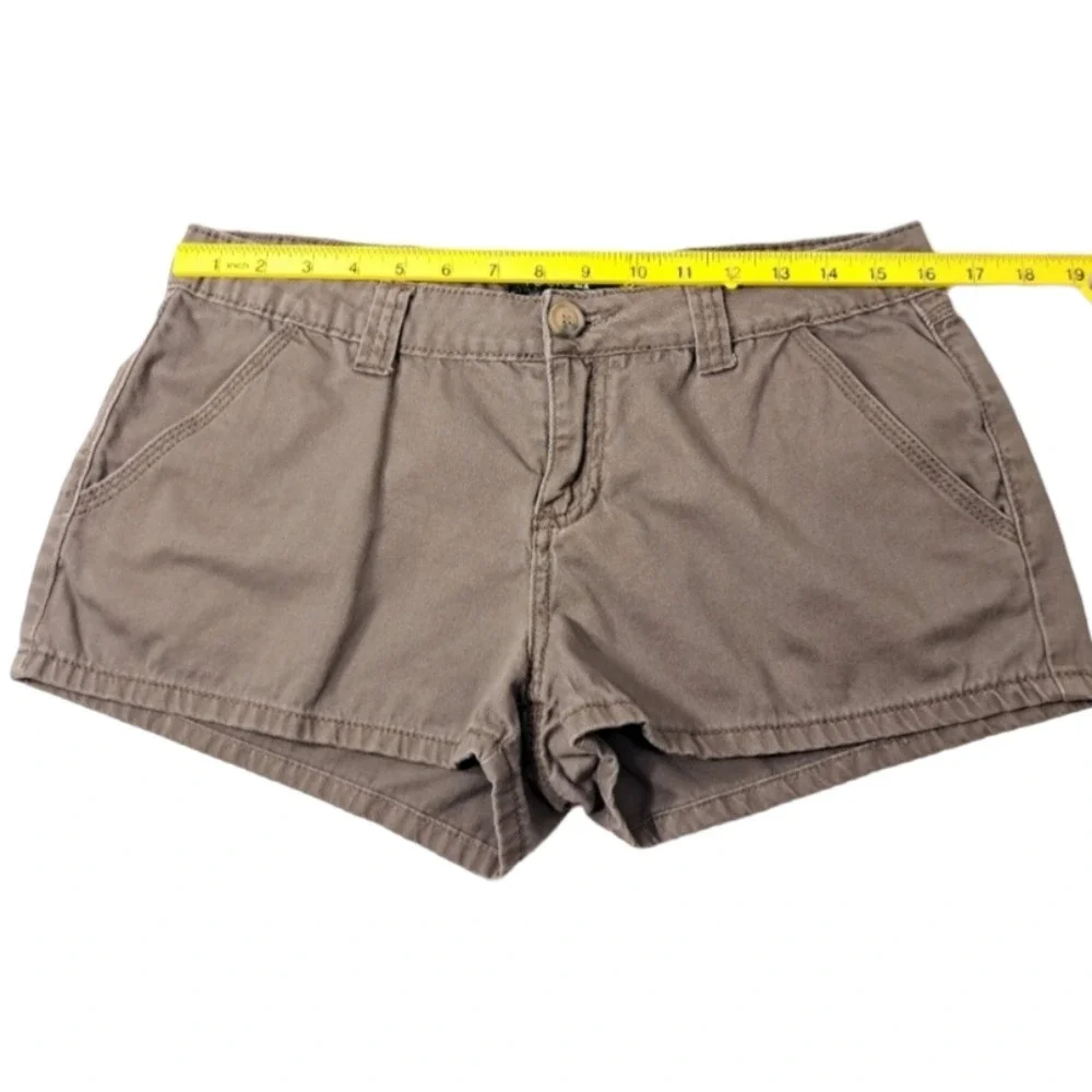Forever 21‎ Women's Olive Green Shorts Size 30